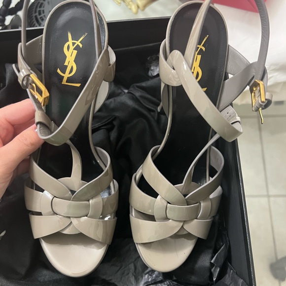 Saint laurent - Picture 1 of 7